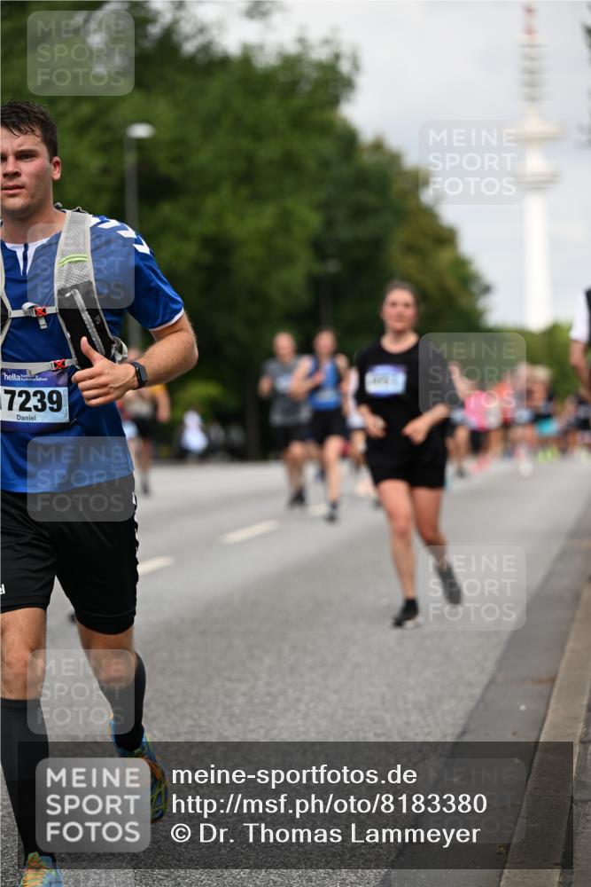 29.06.2025 - hella hamburg halbmarathon Dr. Thomas Lammeyer http://msf.ph/oto/8183380 29.06.2025 10:10:39 Kennedybrücke 1766, 1936, 1981, 4542, 4550, 4666, 5431, 5951, 8051, 8744, 8960, 10214, 10736, 10886 meine-sportfotos.de