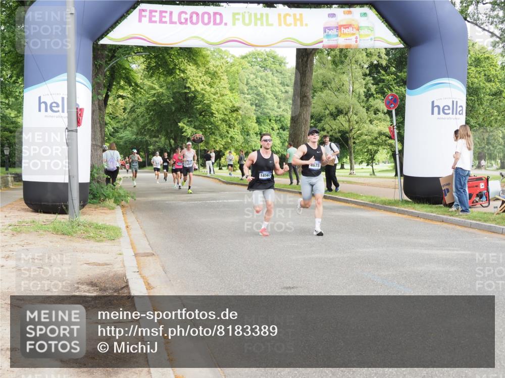 29.06.2025 - hella hamburg halbmarathon MichiJ http://msf.ph/oto/8183389 29.06.2025 10:17:47 Zwischen KM18-KM19 1122, 4678, 7651, 12529, 15576, 17354, 19042 meine-sportfotos.de