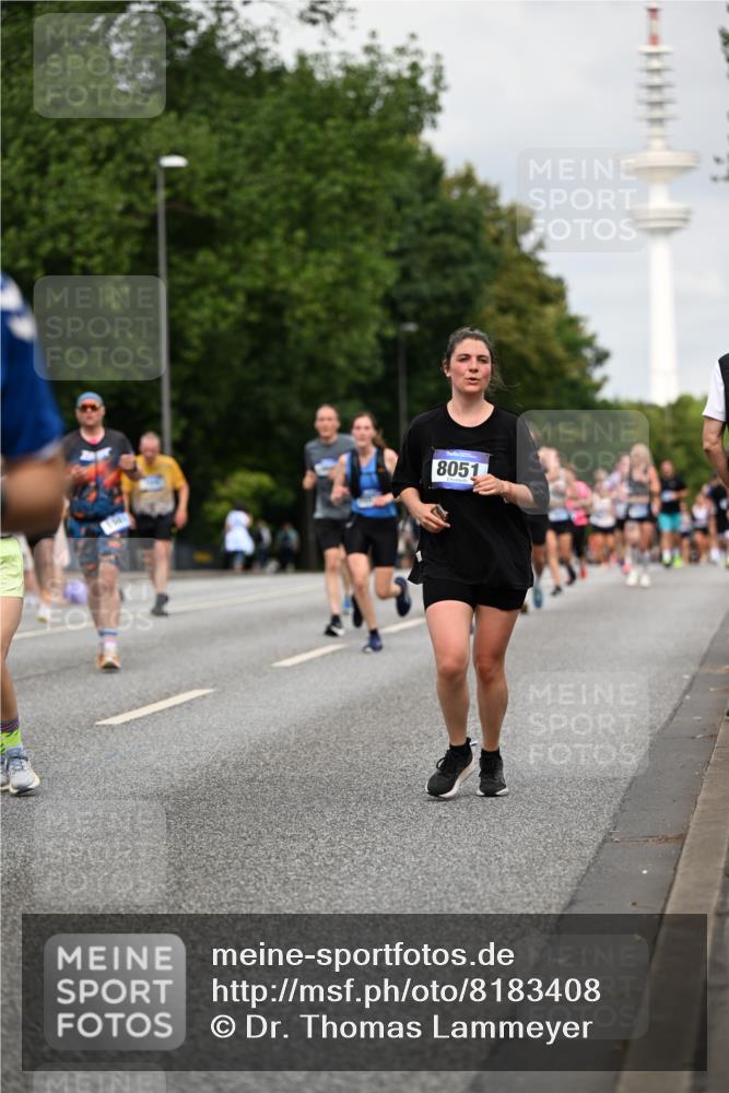 29.06.2025 - hella hamburg halbmarathon Dr. Thomas Lammeyer http://msf.ph/oto/8183408 29.06.2025 10:10:39 Kennedybrücke 1766, 1936, 1981, 4542, 4550, 4666, 5431, 5951, 8051, 8744, 8960, 10214, 10736, 10886 meine-sportfotos.de