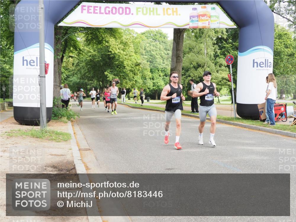 29.06.2025 - hella hamburg halbmarathon MichiJ http://msf.ph/oto/8183446 29.06.2025 10:17:48 Zwischen KM18-KM19 1122, 4678, 7651, 12529, 15576, 17354, 18567, 19042 meine-sportfotos.de