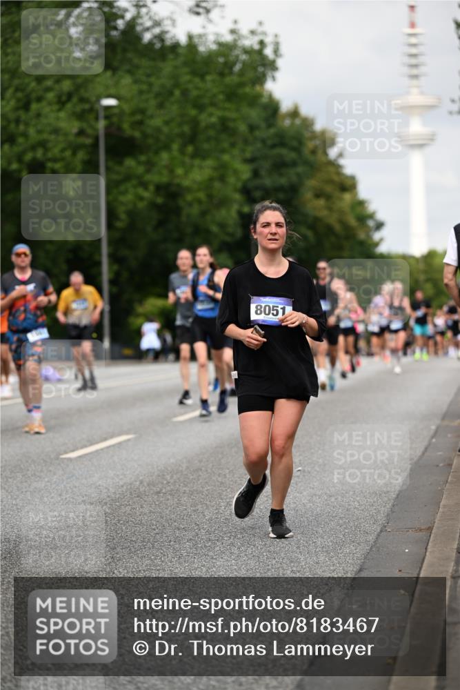 29.06.2025 - hella hamburg halbmarathon Dr. Thomas Lammeyer http://msf.ph/oto/8183467 29.06.2025 10:10:40 Kennedybrücke 1766, 1936, 1981, 4550, 4666, 5431, 5951, 8051, 8744, 8960, 10214, 10736, 10886 meine-sportfotos.de