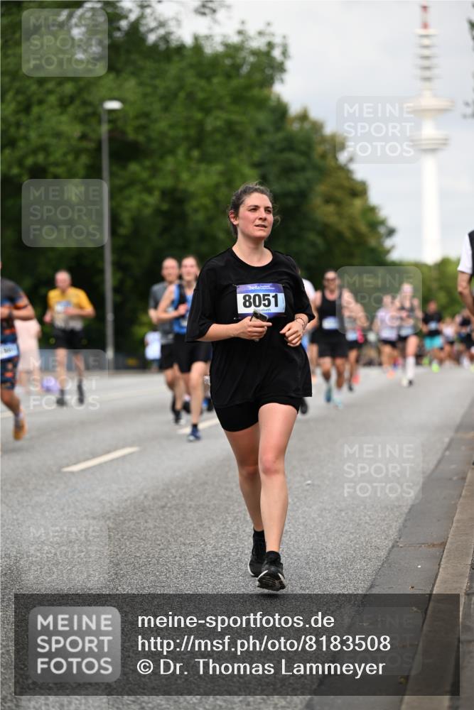 29.06.2025 - hella hamburg halbmarathon Dr. Thomas Lammeyer http://msf.ph/oto/8183508 29.06.2025 10:10:41 Kennedybrücke 1766, 1936, 1981, 4550, 4666, 5431, 5951, 6572, 8051, 8960, 10214, 10736, 10886 meine-sportfotos.de