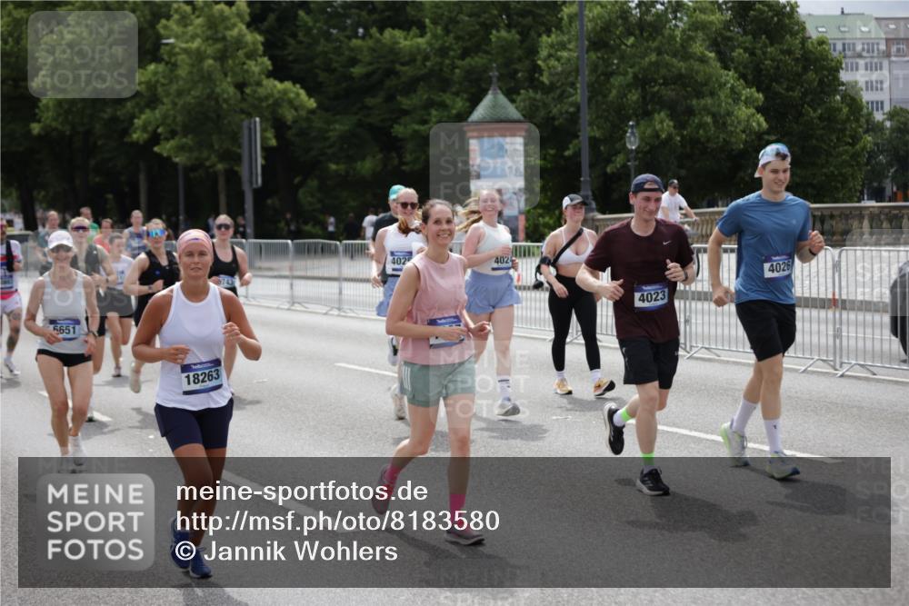 29.06.2025 - hella hamburg halbmarathon Jannik Wohlers http://msf.ph/oto/8183580 29.06.2025 11:10:42 Lombardsbrücke 1810, 4023, 4024, 4025, 4026, 4667, 5411, 5797, 6004, 6018, 6384, 6651, 6729, 6743, 7207, 8314, 8802, 8964, 9362, 9375, 9581, 10170, 10758, 10883, 10965, 11807, 13546, 13866, 14056, 14132, 14698, 15371, 15373, 15774, 15786, 15787, 15788, 15810, 17101, 17121, 17507, 17821, 18263, 18420, 18421, 18622, 18752, 19179 meine-sportfotos.de