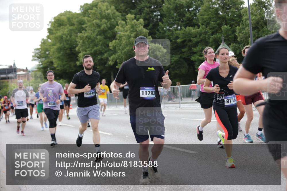 29.06.2025 - hella hamburg halbmarathon Jannik Wohlers http://msf.ph/oto/8183588 29.06.2025 10:23:19 Lombardsbrücke 1048, 1304, 1545, 2125, 2489, 4391, 4646, 4990, 5055, 5160, 5358, 5406, 6747, 8031, 8181, 8676, 9715, 10649, 11044, 11300, 11454, 11793, 13149, 14521, 15739, 15853, 16185, 16251, 16331, 17199, 17385, 18070, 18071, 18091, 18314, 18865, 19017 meine-sportfotos.de