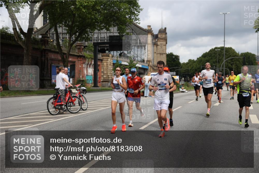29.06.2025 - hella hamburg halbmarathon Yannick Fuchs http://msf.ph/oto/8183608 29.06.2025 10:43:22 20KM 1094, 1342, 1381, 1452, 1476, 2260, 2504, 2592, 2596, 2706, 2889, 3060, 4183, 4185, 4847, 4890, 5460, 5705, 6158, 7067, 7297, 8112, 8302, 8821, 9038, 9126, 9213, 9463, 9649, 9661, 9695, 10053, 10184, 10859, 10860, 11340, 11519, 11579, 11679, 11779, 11977, 12094, 12421, 12533, 13009, 13183, 13233, 13269, 13450, 13688, 15384, 15422, 15523, 15857, 15894, 16114, 16369, 16592, 16627, 17173, 17632, 18598, 18842, 18873, 18887 meine-sportfotos.de