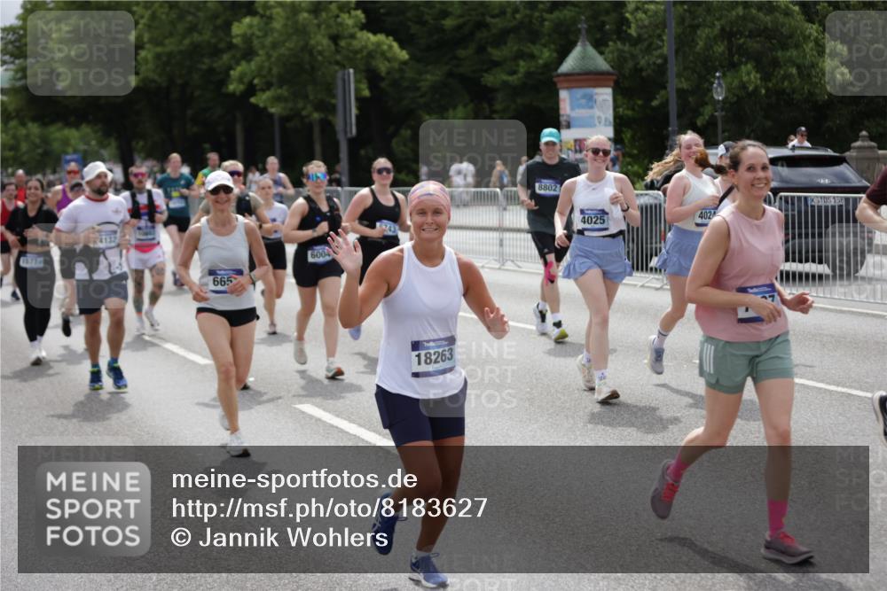29.06.2025 - hella hamburg halbmarathon Jannik Wohlers http://msf.ph/oto/8183627 29.06.2025 11:10:43 Lombardsbrücke 1810, 4023, 4024, 4025, 4026, 4269, 5411, 5797, 6004, 6018, 6651, 6729, 6743, 7207, 8314, 8802, 8964, 9362, 9375, 9581, 10170, 10758, 10883, 10965, 11807, 13546, 13866, 14056, 14132, 14698, 15371, 15373, 15774, 15786, 15787, 15788, 15810, 17101, 17121, 17507, 17821, 18263, 18420, 18421, 18622, 18752, 19179 meine-sportfotos.de