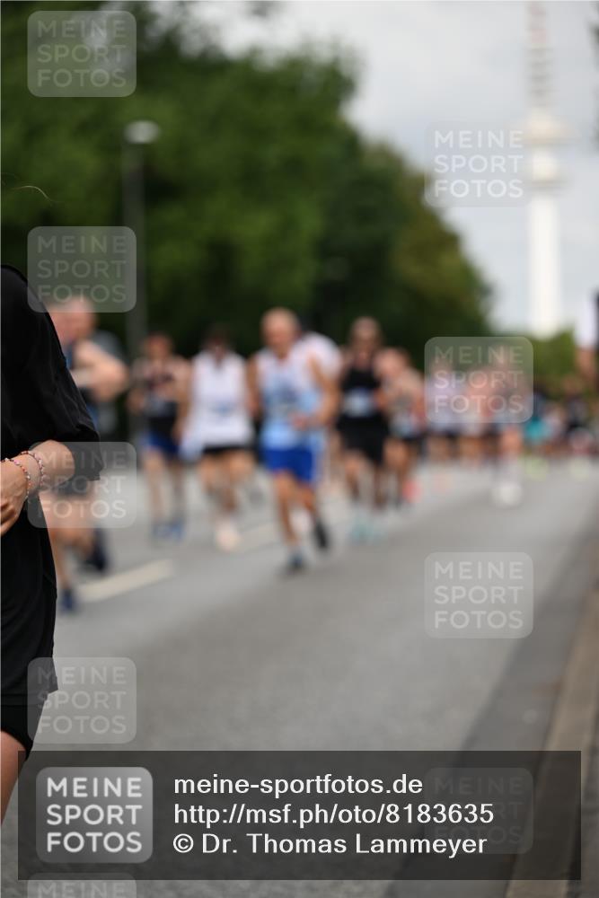 29.06.2025 - hella hamburg halbmarathon Dr. Thomas Lammeyer http://msf.ph/oto/8183635 29.06.2025 10:10:43 Kennedybrücke 1245, 1766, 1936, 1981, 4550, 4666, 5431, 5951, 6572, 8051, 8960, 10297, 10736, 10886 meine-sportfotos.de