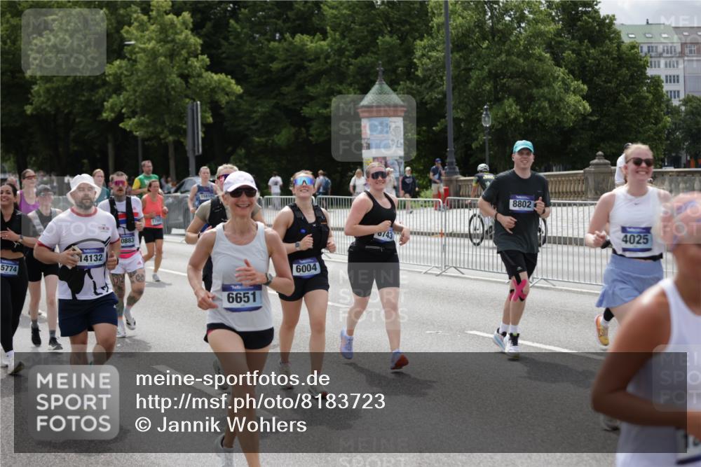 29.06.2025 - hella hamburg halbmarathon Jannik Wohlers http://msf.ph/oto/8183723 29.06.2025 11:10:44 Lombardsbrücke 1810, 4023, 4024, 4025, 4026, 4269, 5411, 5797, 6004, 6018, 6651, 6729, 6743, 6933, 7207, 8314, 8802, 8964, 9362, 9375, 9581, 10170, 10758, 10883, 11807, 13546, 13866, 14056, 14132, 14698, 15371, 15373, 15774, 15786, 15787, 15788, 15810, 17101, 17507, 17821, 18263, 18420, 18421, 18622, 18752, 19179 meine-sportfotos.de