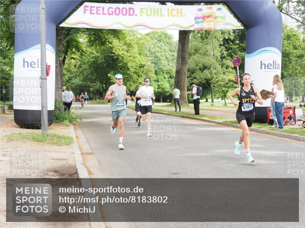 29.06.2025 - hella hamburg halbmarathon MichiJ http://msf.ph/oto/8183802 29.06.2025 10:17:54 Zwischen KM18-KM19 4678, 5367, 8731, 10106, 16377, 18567, 18832 meine-sportfotos.de