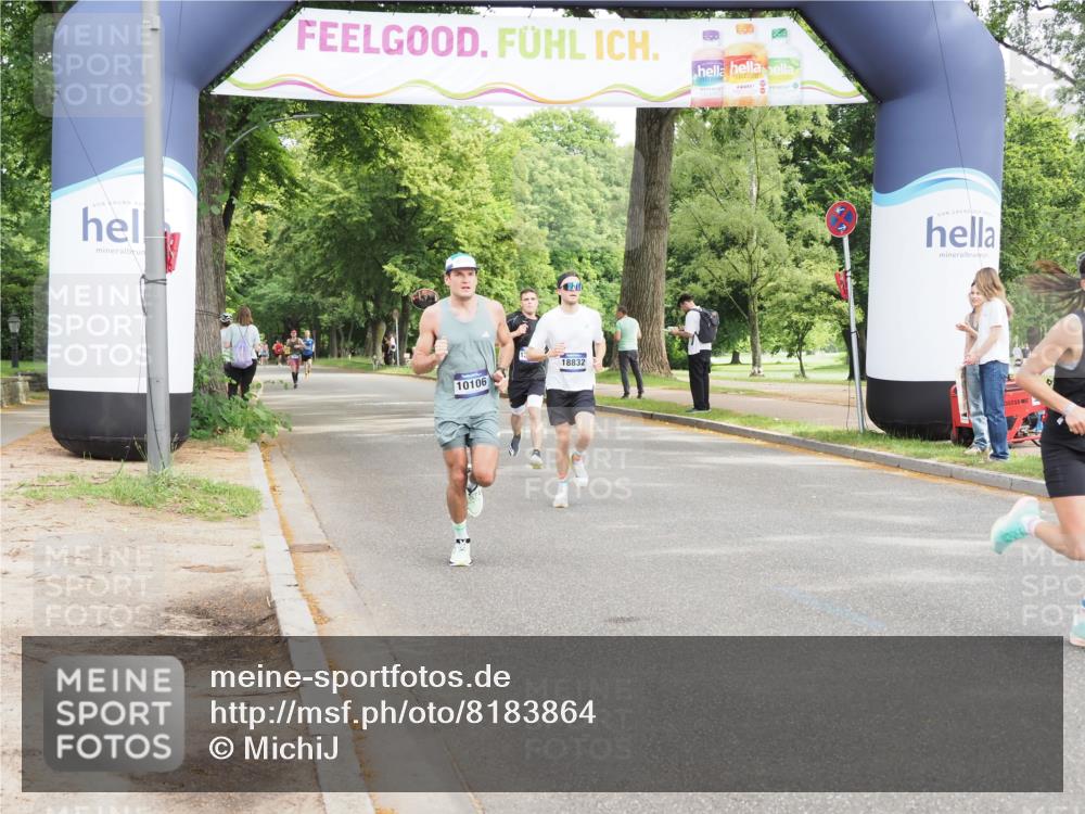 29.06.2025 - hella hamburg halbmarathon MichiJ http://msf.ph/oto/8183864 29.06.2025 10:17:54 Zwischen KM18-KM19 4678, 5367, 8731, 10106, 16377, 18567, 18832 meine-sportfotos.de