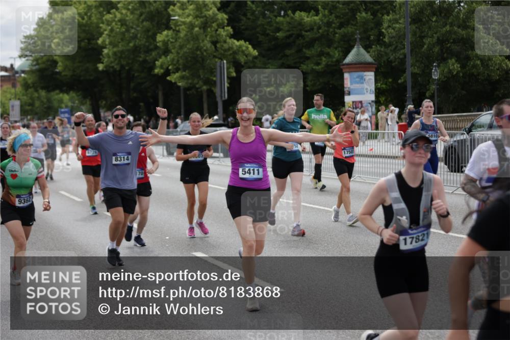 29.06.2025 - hella hamburg halbmarathon Jannik Wohlers http://msf.ph/oto/8183868 29.06.2025 11:10:48 Lombardsbrücke 4023, 4024, 4025, 4026, 4157, 4269, 4452, 5411, 5797, 6004, 6018, 6651, 6729, 6743, 6933, 7207, 8314, 8802, 8964, 9375, 10170, 10758, 10883, 11807, 13546, 14132, 15371, 15373, 15774, 15810, 17507, 17821, 18263, 18463, 18639, 18752, 19179 meine-sportfotos.de
