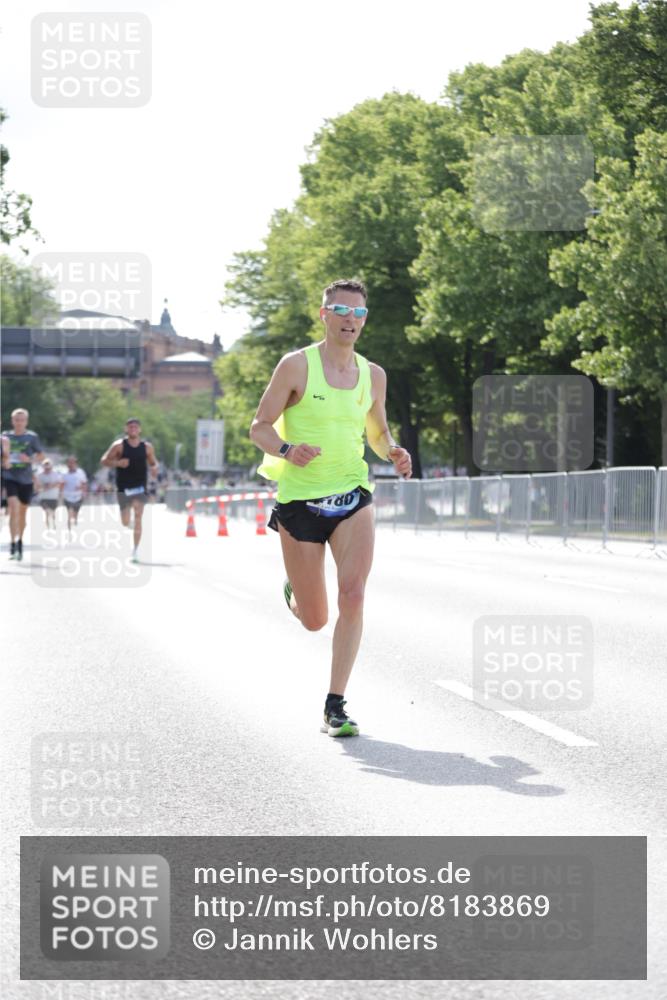 29.06.2025 - hella hamburg halbmarathon Jannik Wohlers http://msf.ph/oto/8183869 29.06.2025 09:43:06 Lombardsbrücke 1271, 2075, 2180, 6090, 7380, 8318, 9767, 13374, 15023, 15483, 15671 meine-sportfotos.de