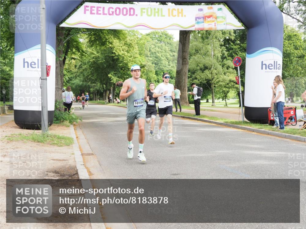 29.06.2025 - hella hamburg halbmarathon MichiJ http://msf.ph/oto/8183878 29.06.2025 10:17:54 Zwischen KM18-KM19 4678, 5367, 8731, 10106, 16377, 18567, 18832 meine-sportfotos.de