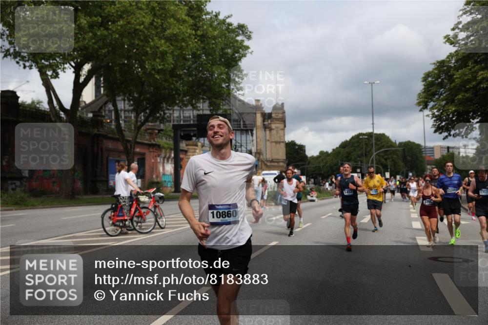 29.06.2025 - hella hamburg halbmarathon Yannick Fuchs http://msf.ph/oto/8183883 29.06.2025 10:43:26 20KM 1094, 1342, 1381, 1452, 1476, 2013, 2504, 2592, 2596, 2706, 2889, 2937, 3060, 4017, 4183, 4185, 4832, 4847, 4890, 5460, 5705, 6158, 7067, 7297, 8112, 8302, 8821, 9038, 9126, 9213, 9463, 9619, 9649, 9695, 9924, 10053, 10184, 10859, 10860, 11340, 11519, 11579, 11679, 11779, 11819, 11977, 12094, 12421, 12533, 12670, 13233, 13269, 13688, 14526, 15422, 15523, 15857, 15894, 16114, 16369, 16592, 16627, 16731, 17173, 17632, 18058, 18842, 18873, 18887 meine-sportfotos.de