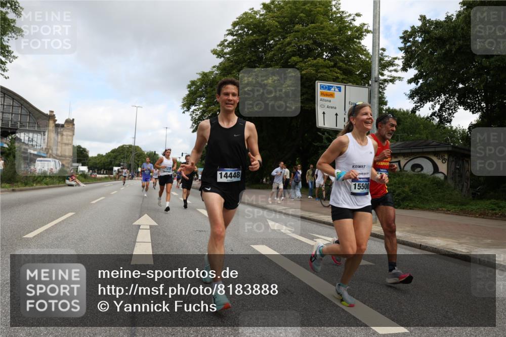 29.06.2025 - hella hamburg halbmarathon Yannick Fuchs http://msf.ph/oto/8183888 29.06.2025 10:29:01 20KM 1080, 2228, 2879, 3005, 5550, 6305, 7534, 7884, 7901, 9376, 9519, 11019, 11202, 11230, 13771, 14448, 14549, 15500, 15902, 16148, 16243, 16417, 17751, 17877, 18026, 18906 meine-sportfotos.de