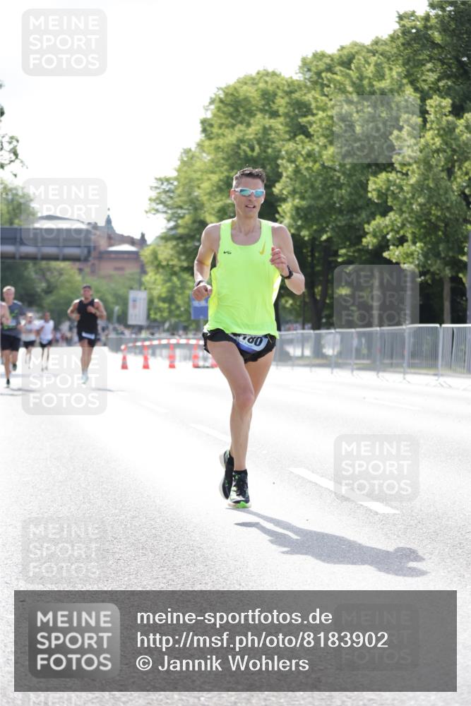 29.06.2025 - hella hamburg halbmarathon Jannik Wohlers http://msf.ph/oto/8183902 29.06.2025 09:43:06 Lombardsbrücke 1271, 2075, 2180, 6090, 7380, 8318, 9767, 13374, 15023, 15483, 15671 meine-sportfotos.de