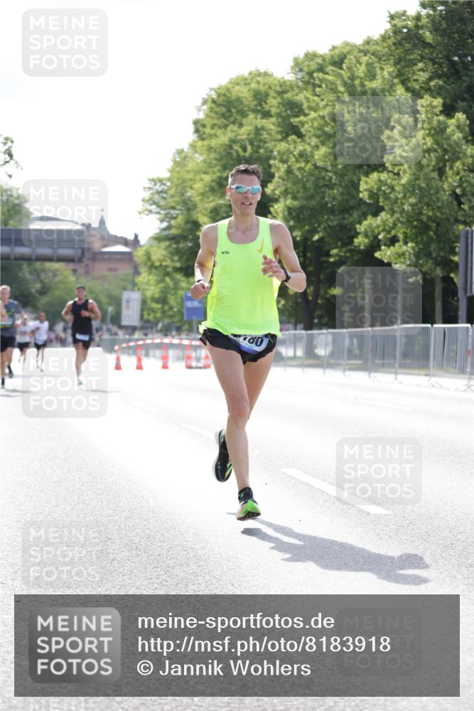 29.06.2025 - hella hamburg halbmarathon Jannik Wohlers http://msf.ph/oto/8183918 29.06.2025 09:43:06 Lombardsbrücke 1271, 2075, 2180, 6090, 7380, 8318, 9767, 13374, 15023, 15483, 15671 meine-sportfotos.de