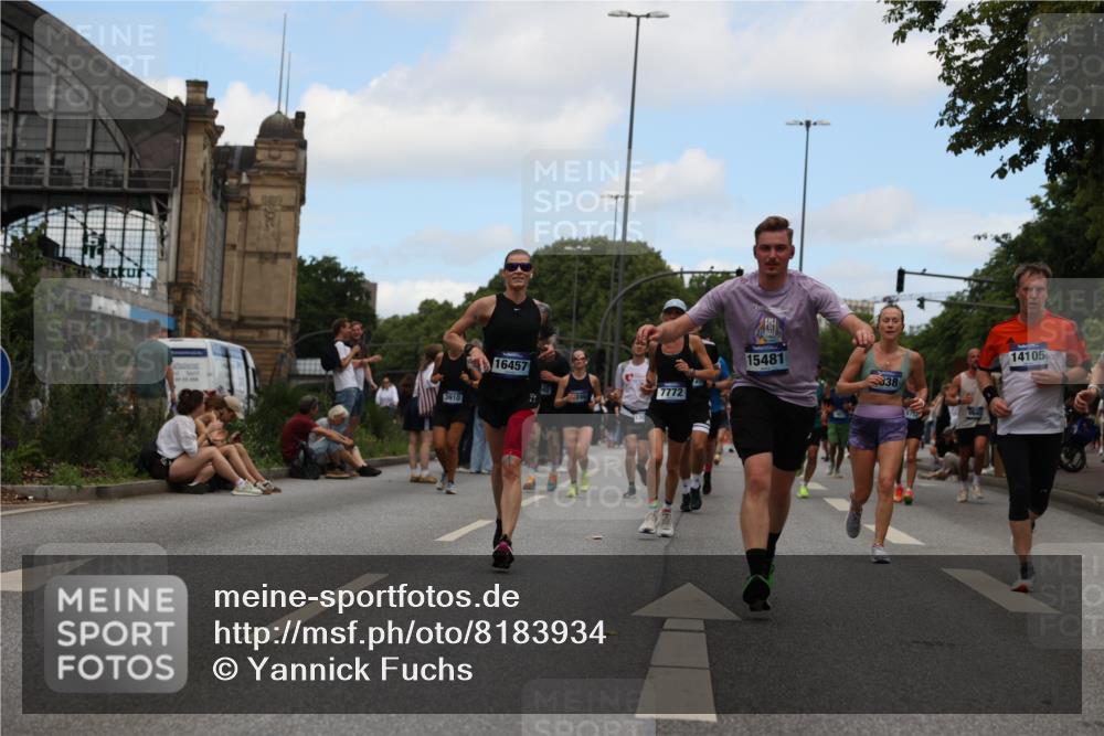 29.06.2025 - hella hamburg halbmarathon Yannick Fuchs http://msf.ph/oto/8183934 29.06.2025 11:21:03 20KM 2010, 2699, 2959, 3579, 3842, 3910, 4161, 4349, 4373, 4877, 5584, 5838, 6598, 6640, 6951, 7348, 7772, 7836, 8050, 8286, 9256, 9807, 10077, 11046, 11668, 12381, 12395, 12844, 12874, 12958, 13090, 13382, 13934, 13984, 14105, 14906, 15456, 15481, 15725, 15752, 15869, 16457, 16541, 16735, 17207, 17249, 18769, 19012, 19081, 19193 meine-sportfotos.de
