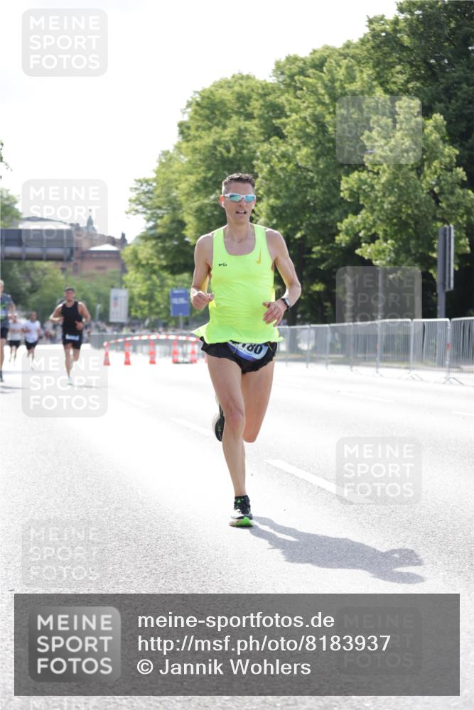 29.06.2025 - hella hamburg halbmarathon Jannik Wohlers http://msf.ph/oto/8183937 29.06.2025 09:43:06 Lombardsbrücke 1271, 2075, 2180, 6090, 7380, 8318, 9767, 13374, 15023, 15483, 15671 meine-sportfotos.de