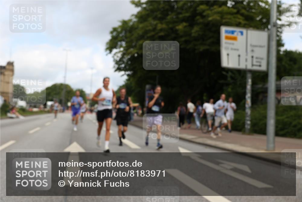 29.06.2025 - hella hamburg halbmarathon Yannick Fuchs http://msf.ph/oto/8183971 29.06.2025 10:29:02 20KM 1080, 2228, 2879, 3005, 5550, 6305, 7534, 7884, 7901, 9376, 9519, 11019, 11202, 11230, 13771, 14448, 14549, 15500, 15902, 16148, 16243, 16417, 17751, 17877, 18026, 18837, 18906 meine-sportfotos.de