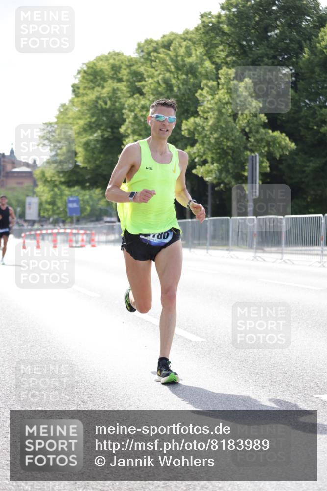 29.06.2025 - hella hamburg halbmarathon Jannik Wohlers http://msf.ph/oto/8183989 29.06.2025 09:43:06 Lombardsbrücke 1271, 2075, 2180, 6090, 7380, 8318, 9767, 13374, 15023, 15483, 15671 meine-sportfotos.de
