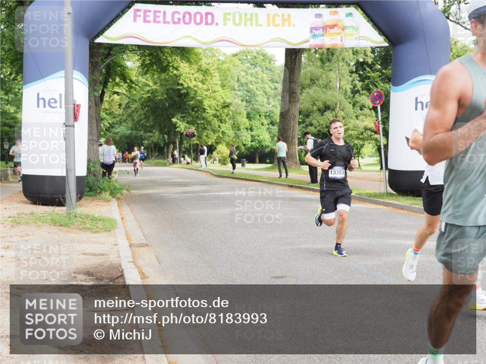 29.06.2025 - hella hamburg halbmarathon MichiJ http://msf.ph/oto/8183993 29.06.2025 10:17:56 Zwischen KM18-KM19 5367, 8731, 10106, 13383, 16377, 18567, 18832 meine-sportfotos.de