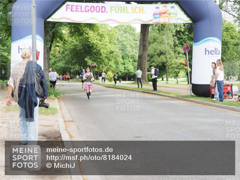 29.06.2025 - hella hamburg halbmarathon MichiJ http://msf.ph/oto/8184024 29.06.2025 10:18:02 Zwischen KM18-KM19 13383, 18832 meine-sportfotos.de