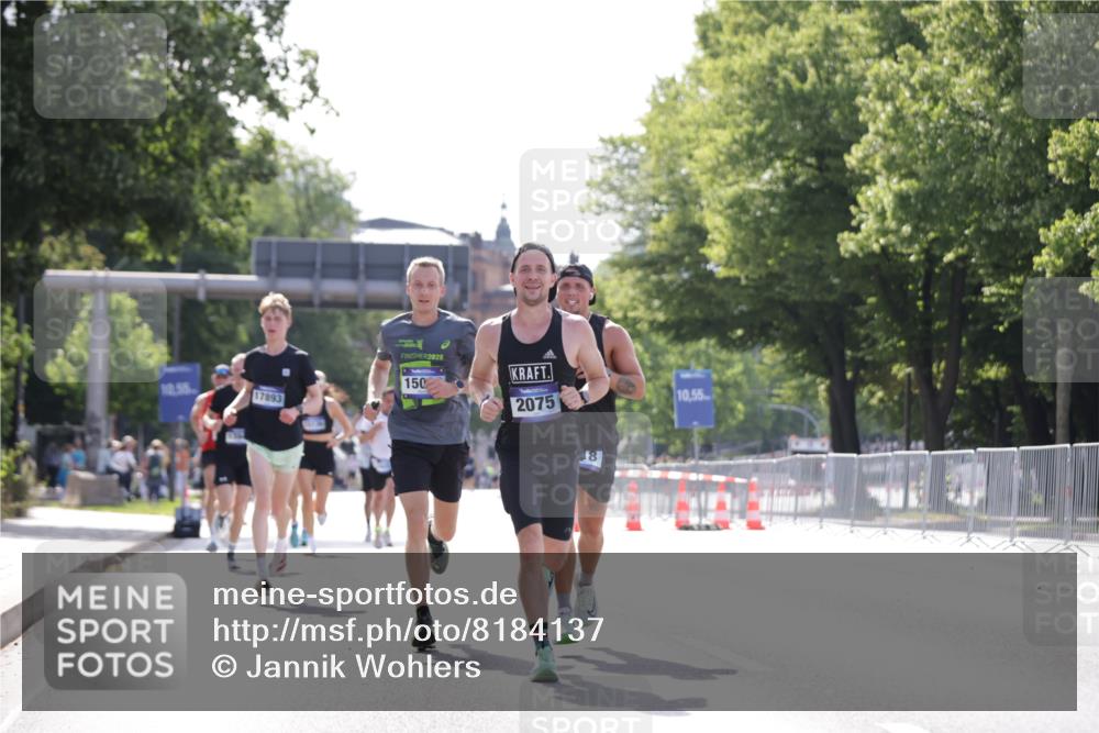 29.06.2025 - hella hamburg halbmarathon Jannik Wohlers http://msf.ph/oto/8184137 29.06.2025 09:43:09 Lombardsbrücke 1271, 2075, 2180, 6090, 7380, 8318, 15023, 17893 meine-sportfotos.de