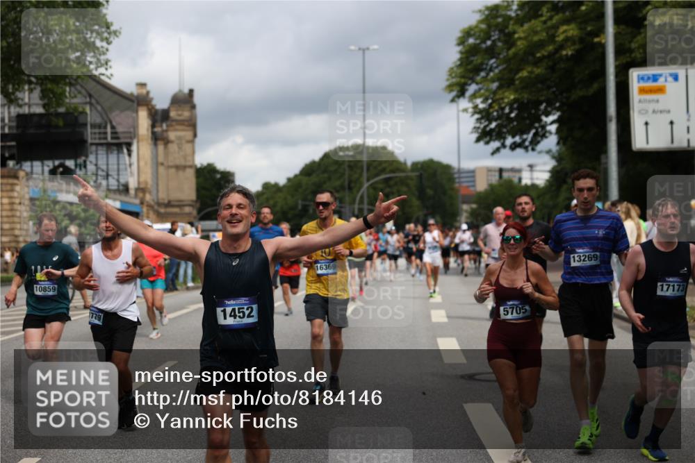 29.06.2025 - hella hamburg halbmarathon Yannick Fuchs http://msf.ph/oto/8184146 29.06.2025 10:43:27 20KM 1094, 1342, 1381, 1452, 1476, 2013, 2504, 2592, 2596, 2706, 2889, 2937, 3060, 4017, 4183, 4185, 4832, 5460, 5705, 6158, 7067, 7297, 8112, 8302, 8821, 9038, 9126, 9213, 9463, 9619, 9649, 9695, 9924, 10053, 10184, 10859, 10860, 11340, 11519, 11579, 11679, 11779, 11819, 11977, 12094, 12421, 12533, 12670, 13233, 13269, 13688, 14526, 15422, 15523, 15857, 15894, 16114, 16369, 16592, 16627, 16653, 16731, 16891, 17173, 17632, 18058, 18842, 18873 meine-sportfotos.de