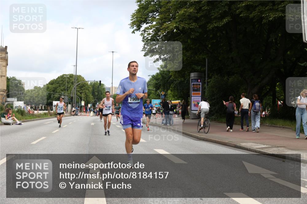 29.06.2025 - hella hamburg halbmarathon Yannick Fuchs http://msf.ph/oto/8184157 29.06.2025 10:29:04 20KM 1080, 2228, 2879, 3005, 5550, 6305, 7534, 7884, 7901, 9376, 9519, 11019, 11202, 11230, 11661, 13771, 14448, 14549, 15500, 15902, 16148, 16243, 16417, 17751, 17877, 18026, 18837 meine-sportfotos.de