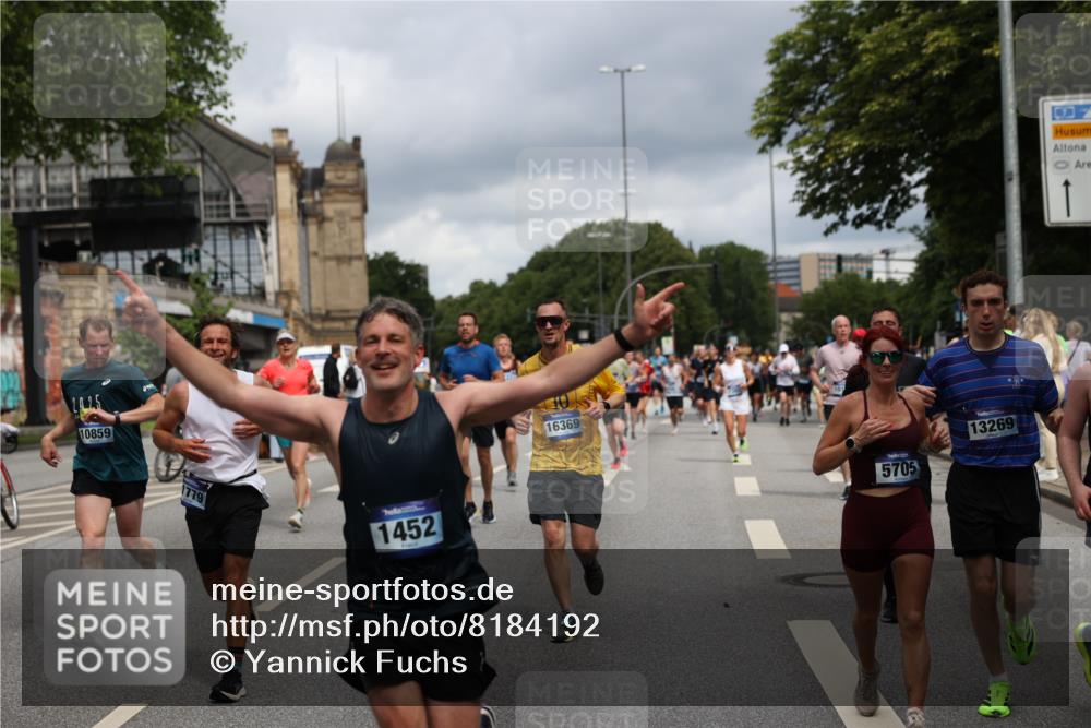 29.06.2025 - hella hamburg halbmarathon Yannick Fuchs http://msf.ph/oto/8184192 29.06.2025 10:43:28 20KM 1094, 1342, 1381, 1452, 1476, 2013, 2504, 2592, 2596, 2706, 2889, 2937, 3060, 4017, 4183, 4185, 4832, 5460, 5705, 6158, 7067, 7297, 8112, 8302, 8821, 9038, 9126, 9213, 9463, 9619, 9649, 9695, 9924, 10053, 10184, 10859, 10860, 11340, 11519, 11579, 11679, 11779, 11819, 11977, 12094, 12421, 12533, 12670, 13233, 13269, 13688, 14526, 15422, 15523, 15857, 15894, 16114, 16369, 16627, 16653, 16731, 16891, 17173, 17632, 17753, 18058, 18842, 18873 meine-sportfotos.de