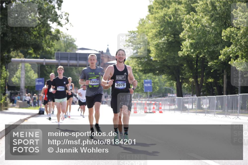 29.06.2025 - hella hamburg halbmarathon Jannik Wohlers http://msf.ph/oto/8184201 29.06.2025 09:43:09 Lombardsbrücke 1271, 2075, 2180, 6090, 7380, 8318, 15023, 17893 meine-sportfotos.de