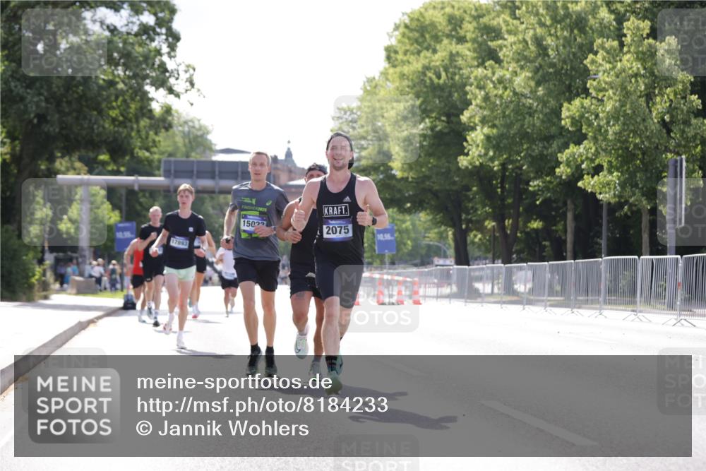 29.06.2025 - hella hamburg halbmarathon Jannik Wohlers http://msf.ph/oto/8184233 29.06.2025 09:43:10 Lombardsbrücke 2075, 2180, 6090, 7380, 8318, 13941, 15023, 17893 meine-sportfotos.de