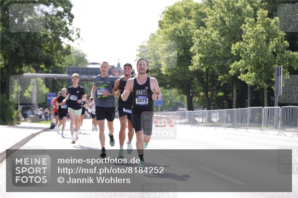 29.06.2025 - hella hamburg halbmarathon Jannik Wohlers http://msf.ph/oto/8184252 29.06.2025 09:43:10 Lombardsbrücke 2075, 2180, 6090, 7380, 8318, 13941, 15023, 17893 meine-sportfotos.de
