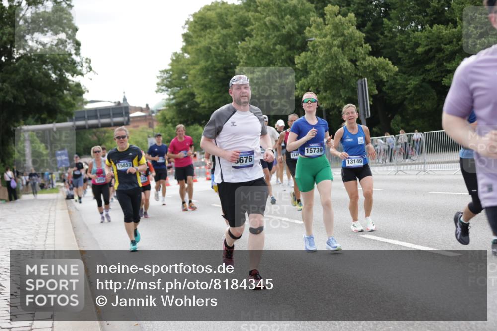 29.06.2025 - hella hamburg halbmarathon Jannik Wohlers http://msf.ph/oto/8184345 29.06.2025 10:23:23 Lombardsbrücke 1304, 1545, 2125, 2489, 4122, 4646, 4990, 5055, 5160, 5358, 6747, 8031, 8149, 8181, 8502, 8676, 9217, 9603, 9715, 10649, 11044, 11300, 11454, 11793, 13149, 14521, 15739, 15853, 16331, 17385, 17513, 18091, 18314, 18745, 18865, 18998, 19017 meine-sportfotos.de