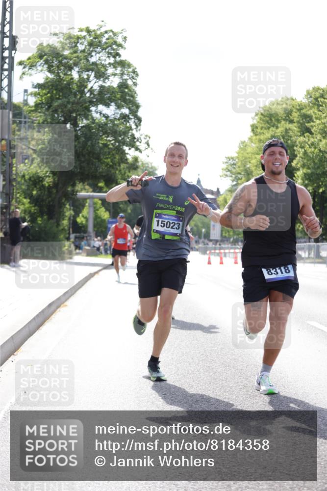 29.06.2025 - hella hamburg halbmarathon Jannik Wohlers http://msf.ph/oto/8184358 29.06.2025 09:43:12 Lombardsbrücke 2075, 2180, 2203, 7380, 8318, 10351, 13941, 15023, 15136, 17893, 18763 meine-sportfotos.de