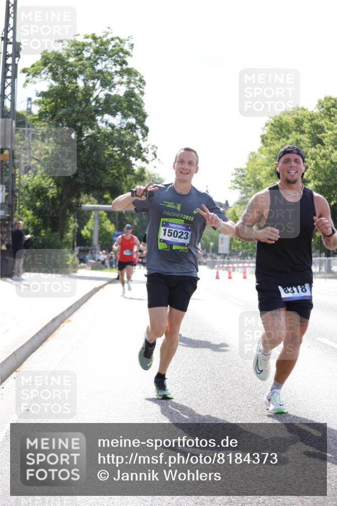 29.06.2025 - hella hamburg halbmarathon Jannik Wohlers http://msf.ph/oto/8184373 29.06.2025 09:43:12 Lombardsbrücke 2075, 2180, 2203, 7380, 8318, 10351, 13941, 15023, 15136, 17893, 18763 meine-sportfotos.de