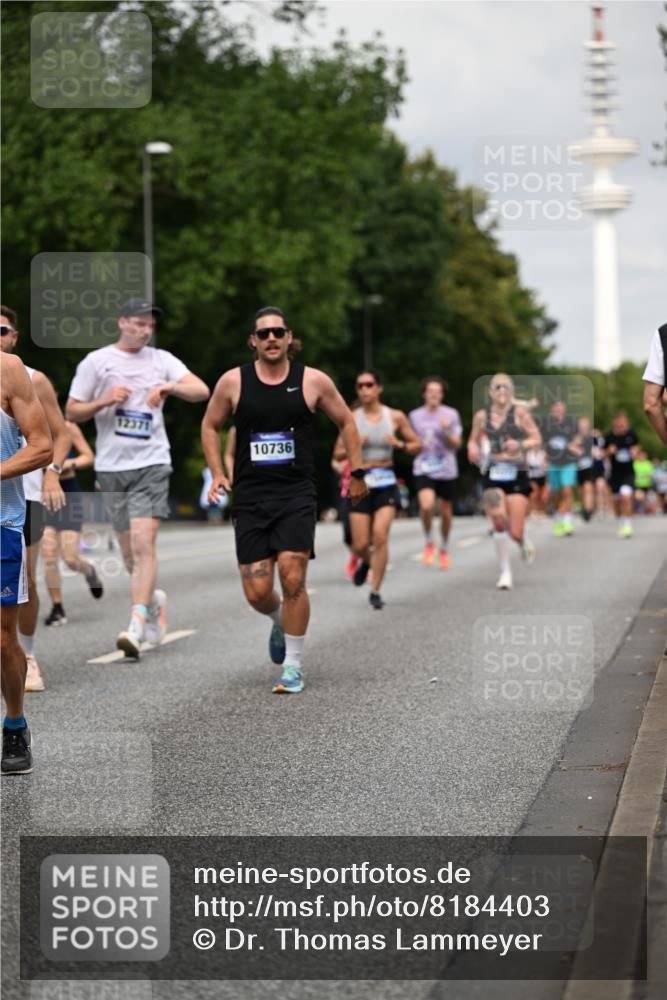 29.06.2025 - hella hamburg halbmarathon Dr. Thomas Lammeyer http://msf.ph/oto/8184403 29.06.2025 10:10:45 Kennedybrücke 1245, 1766, 1936, 1981, 4550, 4666, 5951, 6572, 8051, 8960, 10297, 10736, 10886 meine-sportfotos.de