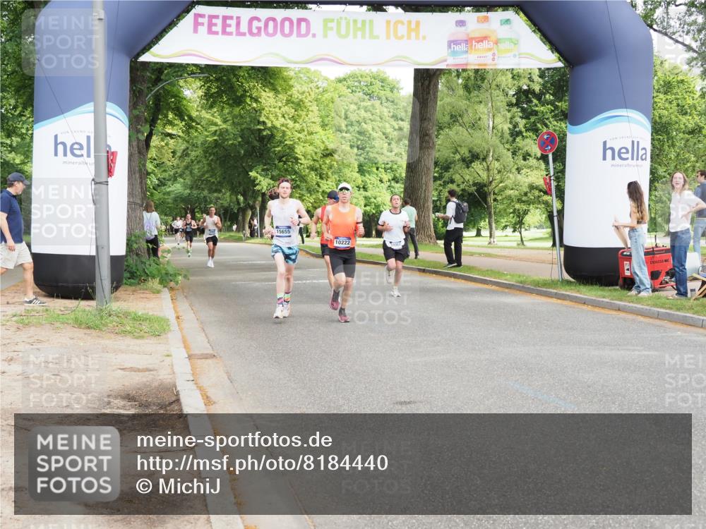 29.06.2025 - hella hamburg halbmarathon MichiJ http://msf.ph/oto/8184440 29.06.2025 10:18:18 Zwischen KM18-KM19  meine-sportfotos.de