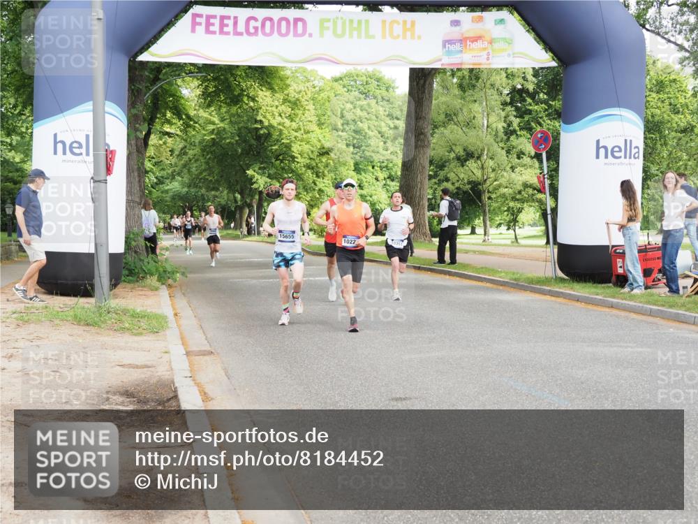 29.06.2025 - hella hamburg halbmarathon MichiJ http://msf.ph/oto/8184452 29.06.2025 10:18:18 Zwischen KM18-KM19  meine-sportfotos.de