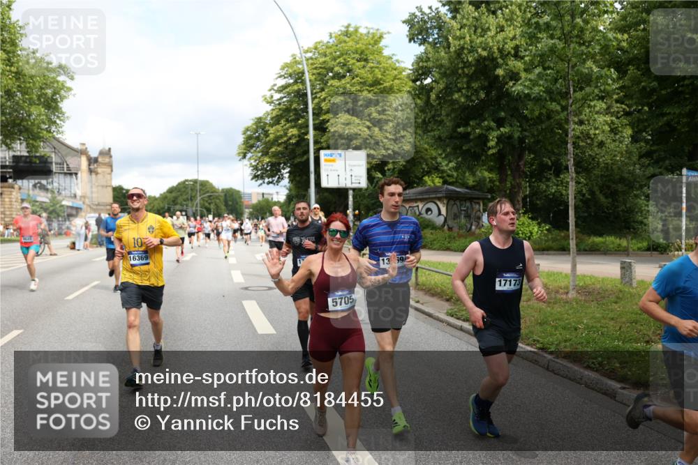 29.06.2025 - hella hamburg halbmarathon Yannick Fuchs http://msf.ph/oto/8184455 29.06.2025 10:43:29 20KM 1094, 1342, 1381, 1452, 1476, 2013, 2504, 2592, 2596, 2706, 2889, 2937, 3060, 4017, 4183, 4185, 4832, 5460, 5705, 6158, 7067, 7297, 7332, 8112, 8302, 8821, 9038, 9126, 9213, 9463, 9619, 9649, 9695, 9924, 10053, 10184, 10859, 10860, 11340, 11519, 11579, 11679, 11779, 11819, 11977, 12094, 12421, 12533, 12670, 13233, 13269, 13688, 14526, 15422, 15523, 15857, 15894, 16114, 16369, 16627, 16653, 16731, 16891, 17173, 17632, 17753, 18058, 18842, 18873 meine-sportfotos.de
