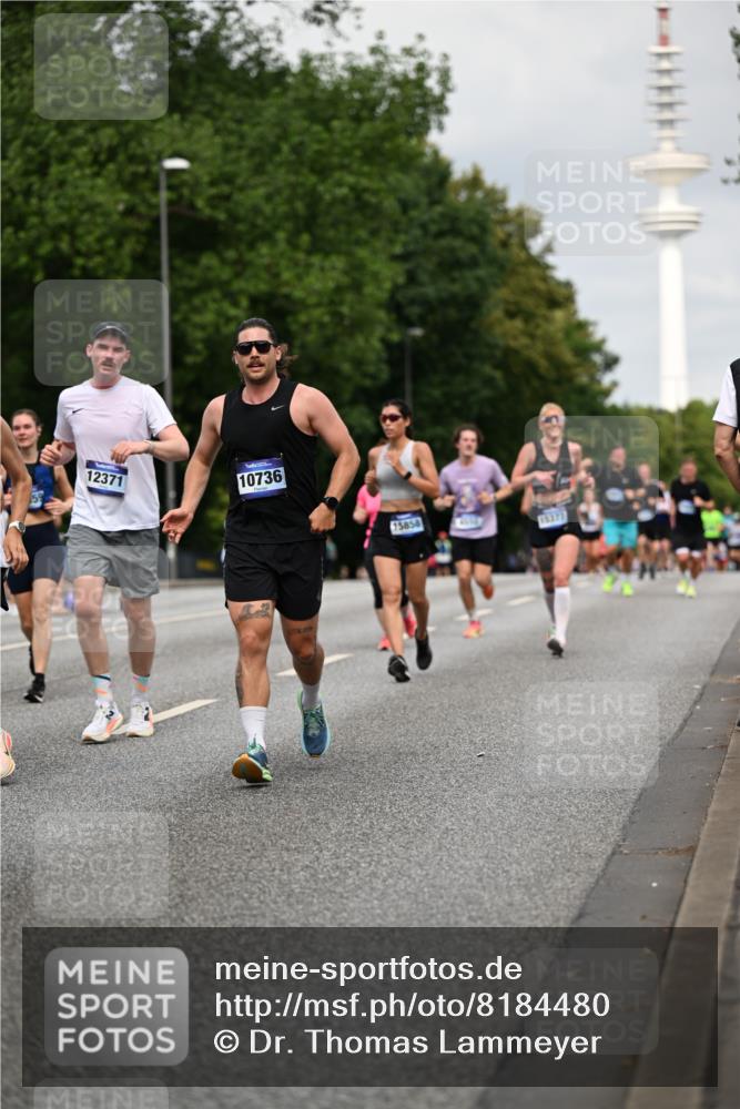 29.06.2025 - hella hamburg halbmarathon Dr. Thomas Lammeyer http://msf.ph/oto/8184480 29.06.2025 10:10:46 Kennedybrücke 1245, 1766, 1936, 1981, 4550, 4666, 5951, 6572, 8051, 8960, 9560, 10297, 10736, 10886 meine-sportfotos.de