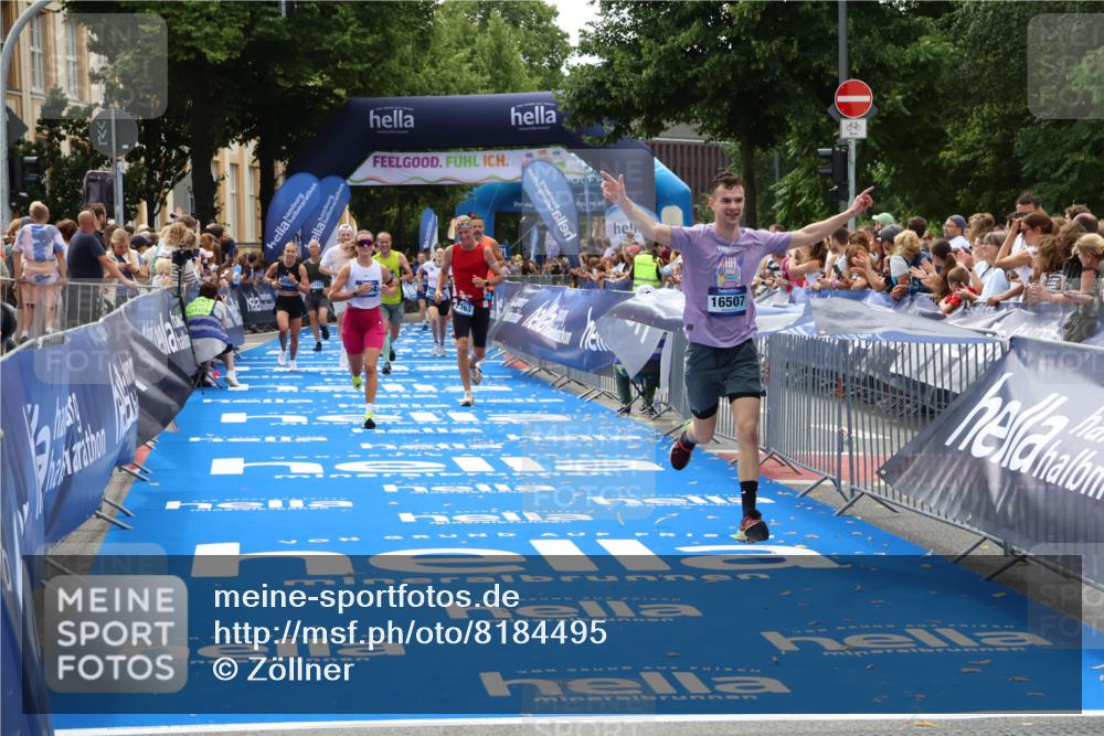 29.06.2025 - hella hamburg halbmarathon Zöllner http://msf.ph/oto/8184495 29.06.2025 10:42:02 Ziel 5690, 6593, 7363, 8694, 11417, 12292, 13196, 15846, 16507, 17864, 17926, 18920, 19046 meine-sportfotos.de