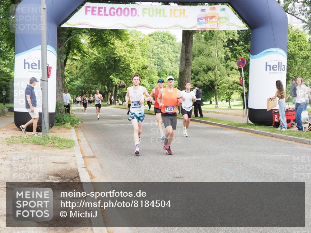 29.06.2025 - hella hamburg halbmarathon MichiJ http://msf.ph/oto/8184504 29.06.2025 10:18:19 Zwischen KM18-KM19 10222, 10351 meine-sportfotos.de