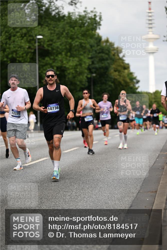 29.06.2025 - hella hamburg halbmarathon Dr. Thomas Lammeyer http://msf.ph/oto/8184517 29.06.2025 10:10:46 Kennedybrücke 1245, 1766, 1936, 1981, 4550, 4666, 5951, 6572, 8051, 8960, 9560, 10297, 10736, 10886 meine-sportfotos.de
