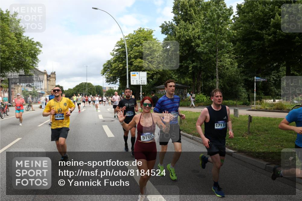29.06.2025 - hella hamburg halbmarathon Yannick Fuchs http://msf.ph/oto/8184524 29.06.2025 10:43:29 20KM 1094, 1342, 1381, 1452, 1476, 2013, 2504, 2592, 2596, 2706, 2889, 2937, 3060, 4017, 4183, 4185, 4832, 5460, 5705, 6158, 7067, 7297, 7332, 8112, 8302, 8821, 9038, 9126, 9213, 9463, 9619, 9649, 9695, 9924, 10053, 10184, 10859, 10860, 11340, 11519, 11579, 11679, 11779, 11819, 11977, 12094, 12421, 12533, 12670, 13233, 13269, 13688, 14526, 15422, 15523, 15857, 15894, 16114, 16369, 16627, 16653, 16731, 16891, 17173, 17632, 17753, 18058, 18842, 18873 meine-sportfotos.de