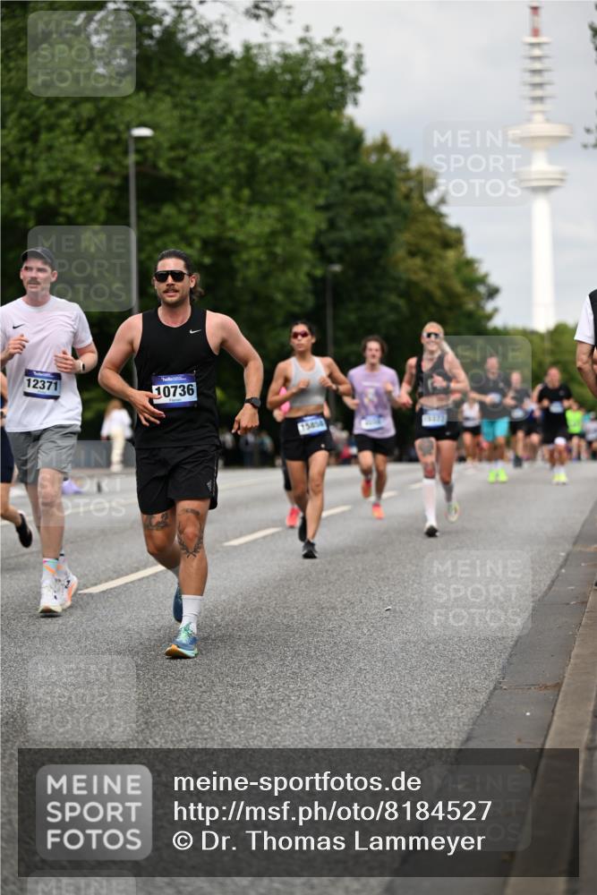 29.06.2025 - hella hamburg halbmarathon Dr. Thomas Lammeyer http://msf.ph/oto/8184527 29.06.2025 10:10:46 Kennedybrücke 1245, 1766, 1936, 1981, 4550, 4666, 5951, 6572, 8051, 8960, 9560, 10297, 10736, 10886 meine-sportfotos.de