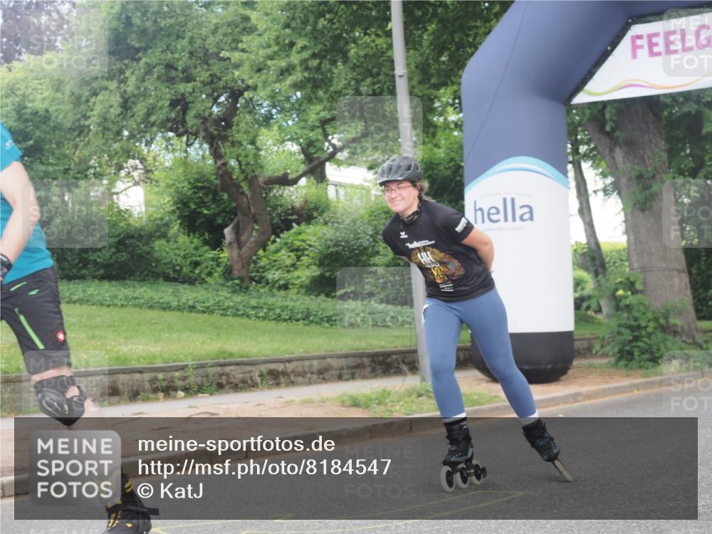29.06.2025 - hella hamburg halbmarathon KatJ http://msf.ph/oto/8184547 29.06.2025 09:24:21 Zwischen KM18-KM19  meine-sportfotos.de