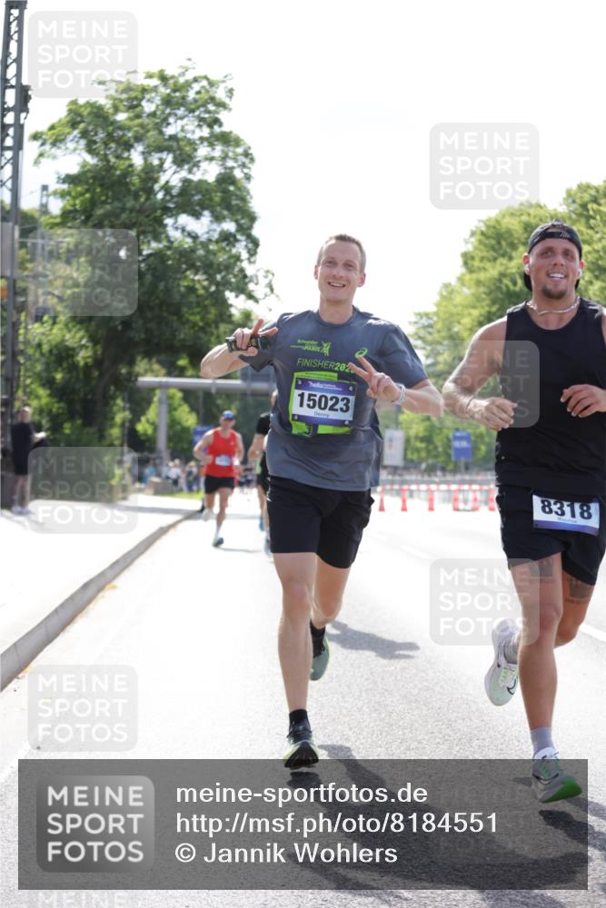 29.06.2025 - hella hamburg halbmarathon Jannik Wohlers http://msf.ph/oto/8184551 29.06.2025 09:43:12 Lombardsbrücke 2075, 2180, 2203, 7380, 8318, 10351, 13941, 15023, 15136, 17893, 18763 meine-sportfotos.de