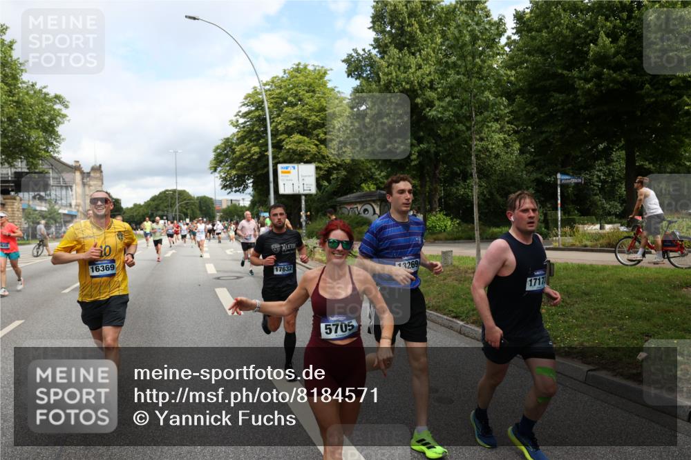 29.06.2025 - hella hamburg halbmarathon Yannick Fuchs http://msf.ph/oto/8184571 29.06.2025 10:43:29 20KM 1094, 1342, 1381, 1452, 1476, 2013, 2504, 2592, 2596, 2706, 2889, 2937, 3060, 4017, 4183, 4185, 4832, 5460, 5705, 6158, 7067, 7297, 7332, 8112, 8302, 8821, 9038, 9126, 9213, 9463, 9619, 9649, 9695, 9924, 10053, 10184, 10859, 10860, 11340, 11519, 11579, 11679, 11779, 11819, 11977, 12094, 12421, 12533, 12670, 13233, 13269, 13688, 14526, 15422, 15523, 15857, 15894, 16114, 16369, 16627, 16653, 16731, 16891, 17173, 17632, 17753, 18058, 18842, 18873 meine-sportfotos.de
